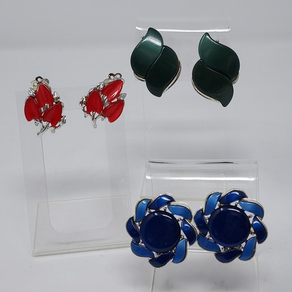 Vintage Thermoset Earring Lot 3 Pairs Clip Incl Lisner Rhapsody Blue Red Green